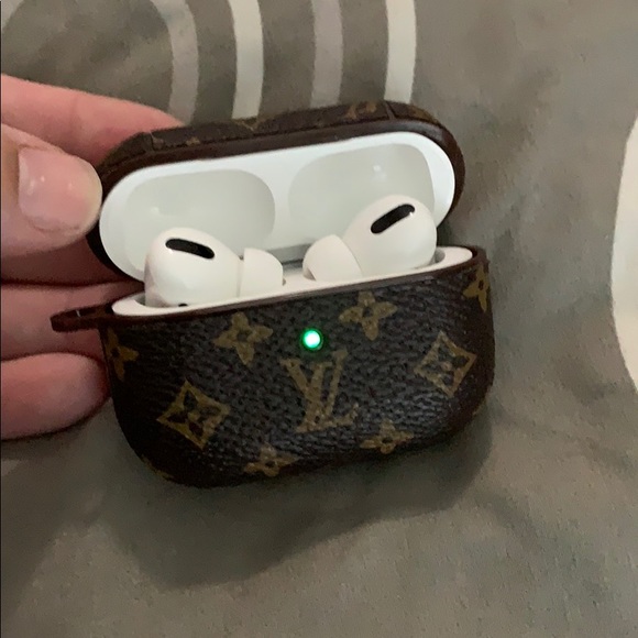 🆕 Apple AirPods Pro & V1 & V2 - Picture 15 of 16